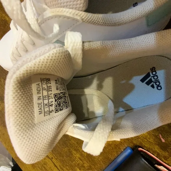 Adidas Women's White and Light Green Sneakers - Picture 13 of 13